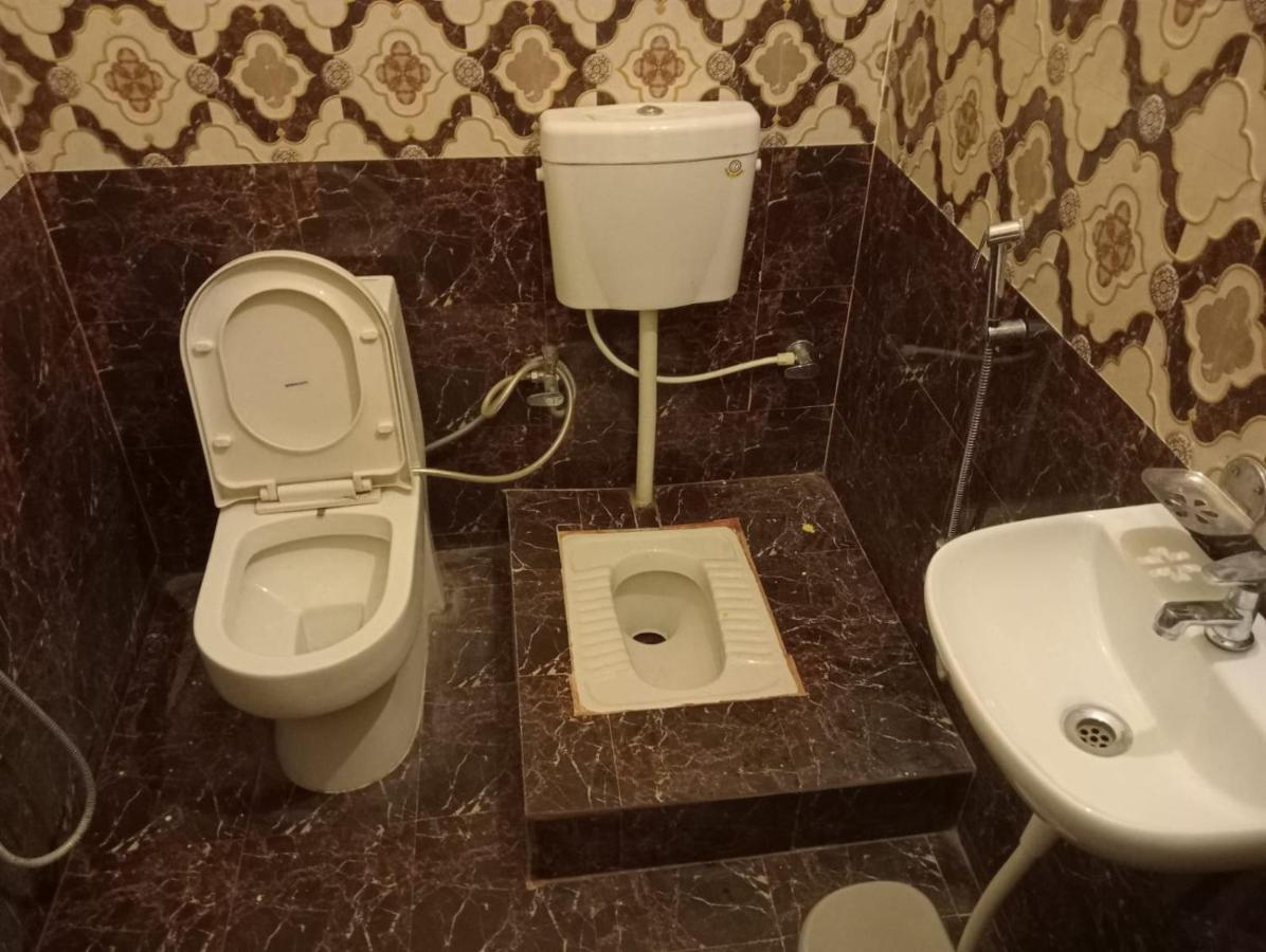 Gangotri Inn Varanasi Eksteriør bilde